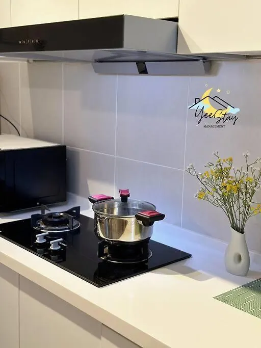 Апартаменты Novo8 Residence 7-11Pax/Videogame/8Min To Jonker A2001 Kampong Tambak
