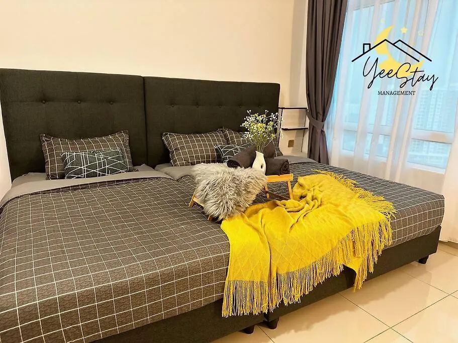 Апартаменты Novo8 Residence 7-11Pax/Videogame/8Min To Jonker A2001 Kampong Tambak